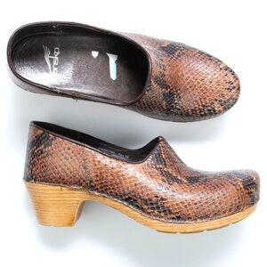 Dansko Marisol Snakeskin Pattern Leather Clogs Mule Shoes Brown Black Size 38
